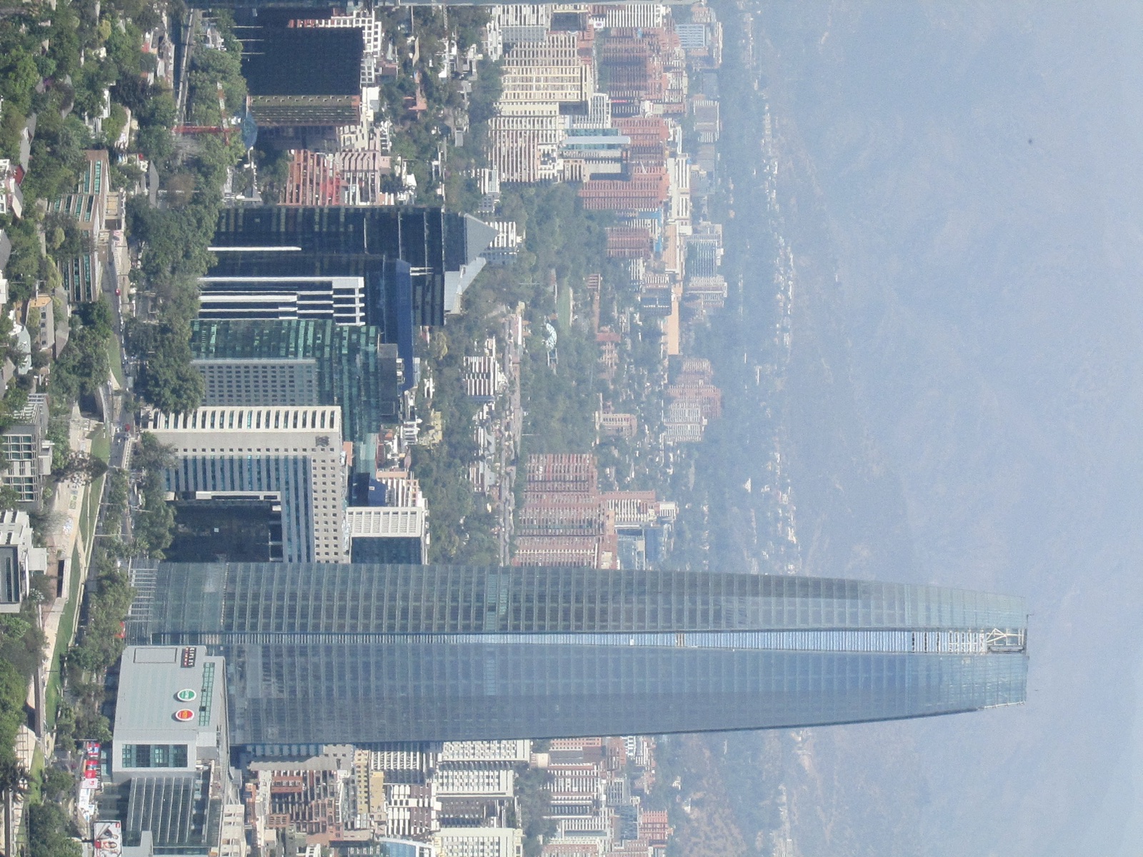 Vista urbana de Santiago desde el cerro San Cristóbal